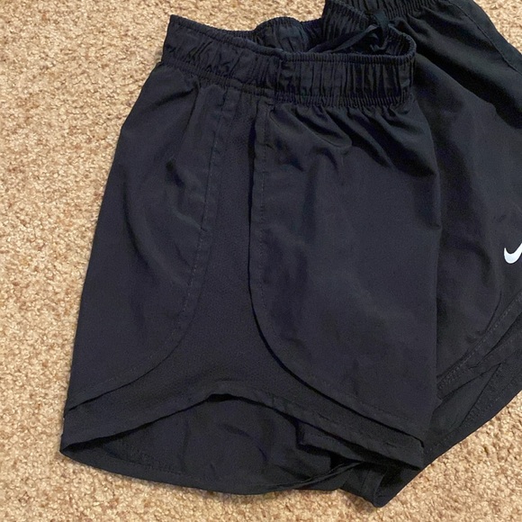 All black Nike tempo shorts - Picture 3 of 9